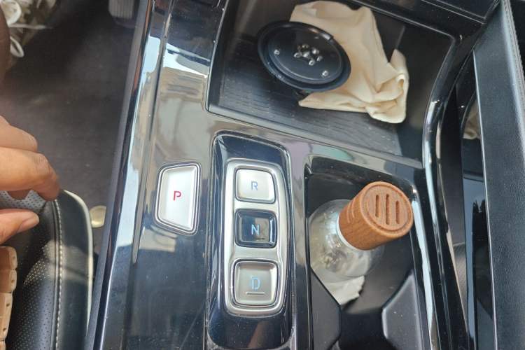Used Hyundai Custo 2021 270TGDi Prestige LUX Gear Lever