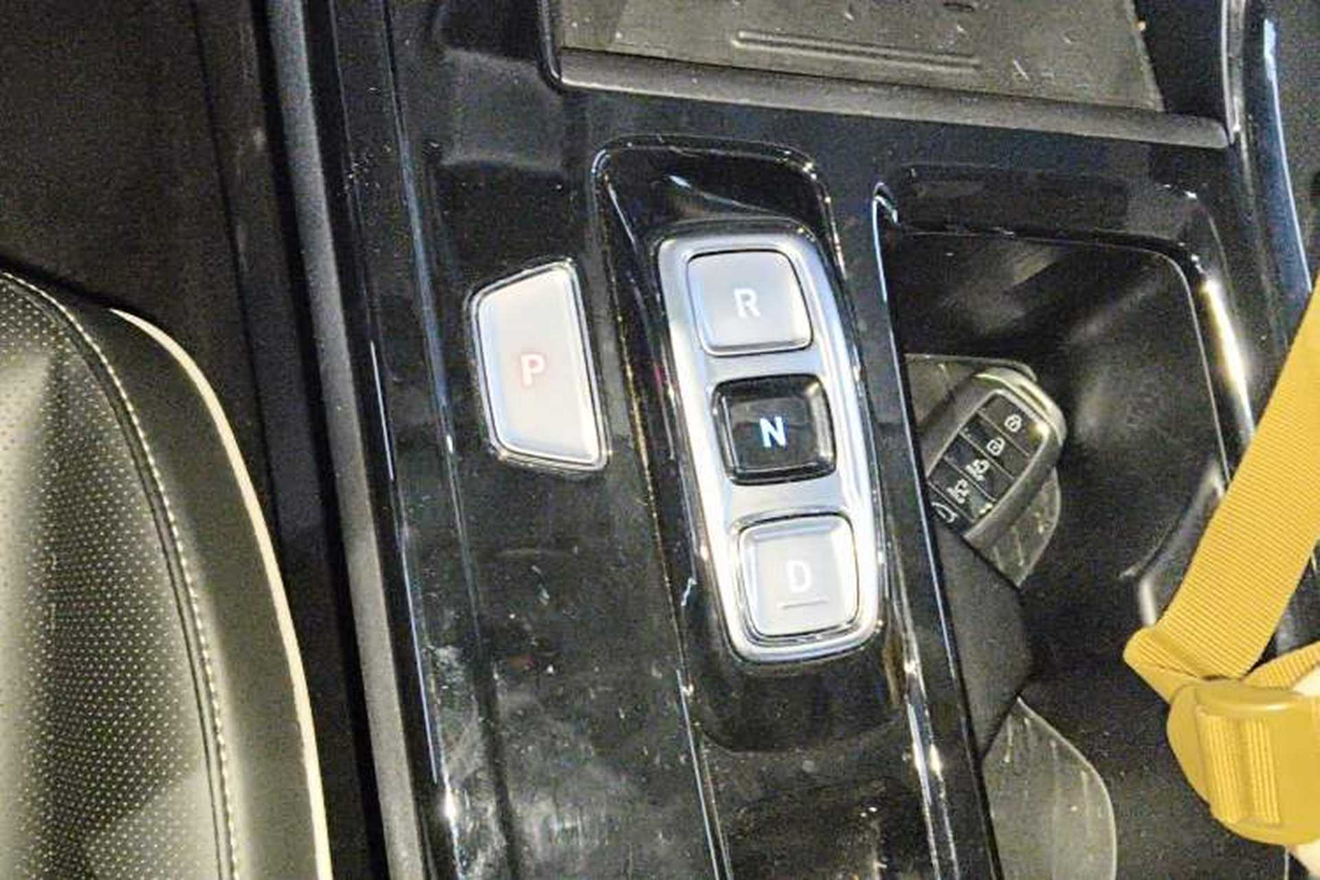 Used Hyundai Custo 2021 380TGDi Smart Love Flagship Edition TOP Premium Gear Lever
