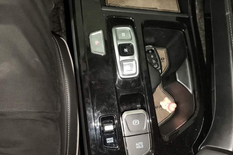 Used Hyundai Custo 2021 270TGDi Prestige LUX Gear Lever