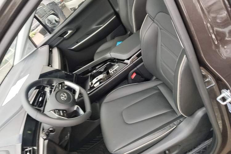 Used Hyundai Custo 2021 270TGDi Prestige LUX Left Front Seat
