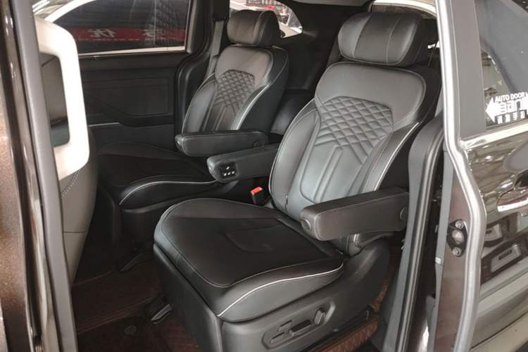 Used Hyundai Custo 2021 380TGDi Smart Love Flagship Edition TOP Premium Left Rear Seat