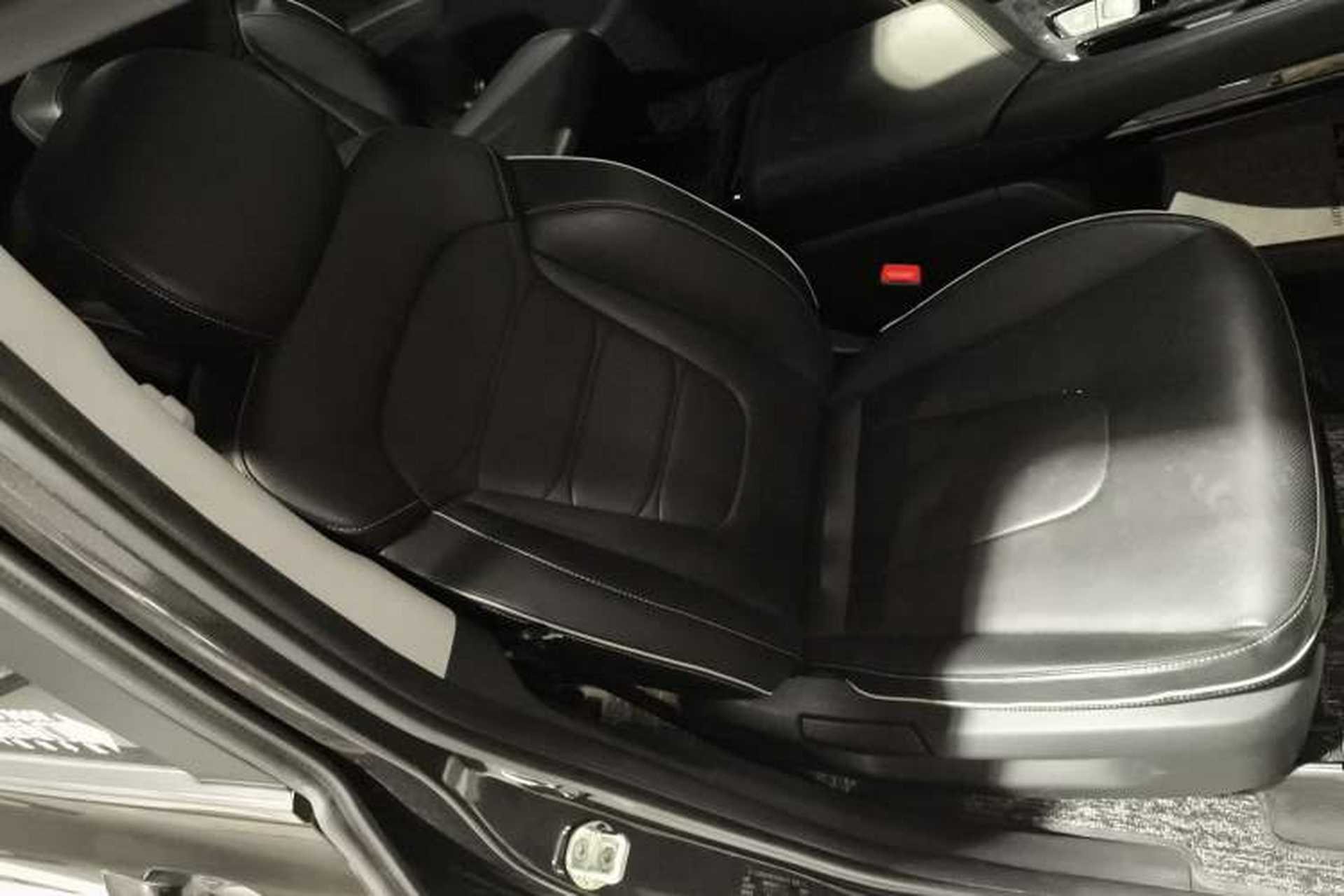 Used Hyundai Custo 2021 270TGDi Prestige LUX Right Front Seat