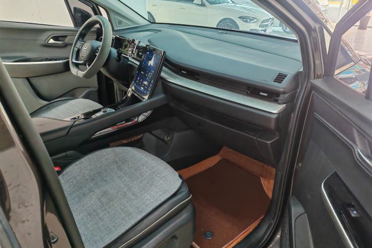 Used Hyundai Custo 2021 270TGDi Prestige LUX Right Front Seat