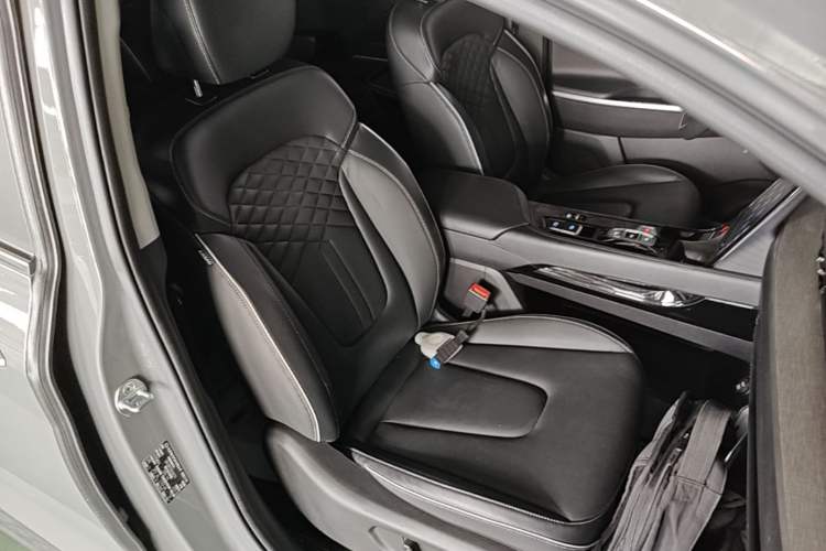 Used Hyundai Custo 2021 380TGDi Smart Luxury Premium LUX Right Front Seat