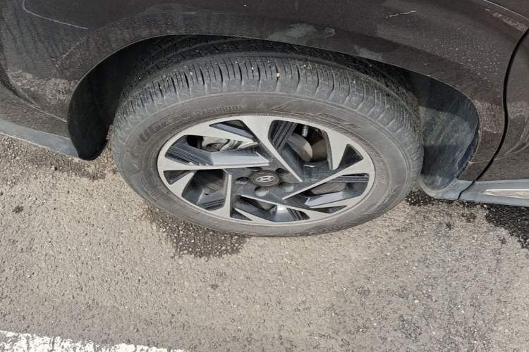 Used Hyundai Custo 2021 270TGDi Prestige LUX Right Rear Wheel Hub