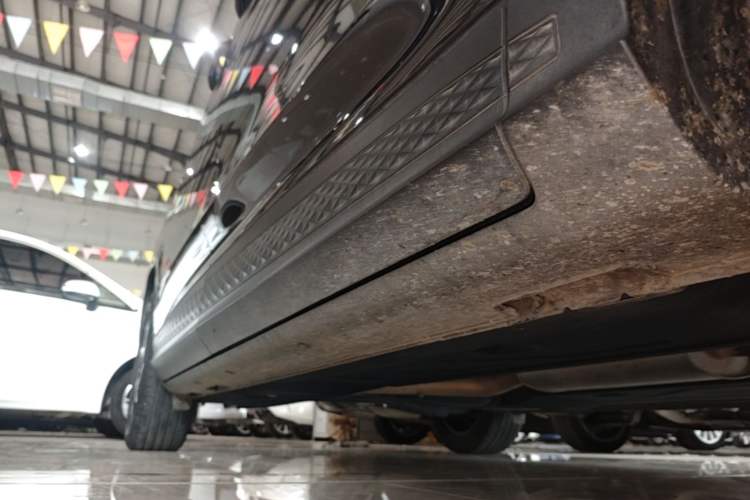 Used Hyundai Custo 2021 380TGDi Smart Love Flagship Edition TOP Premium Right Side Sill
