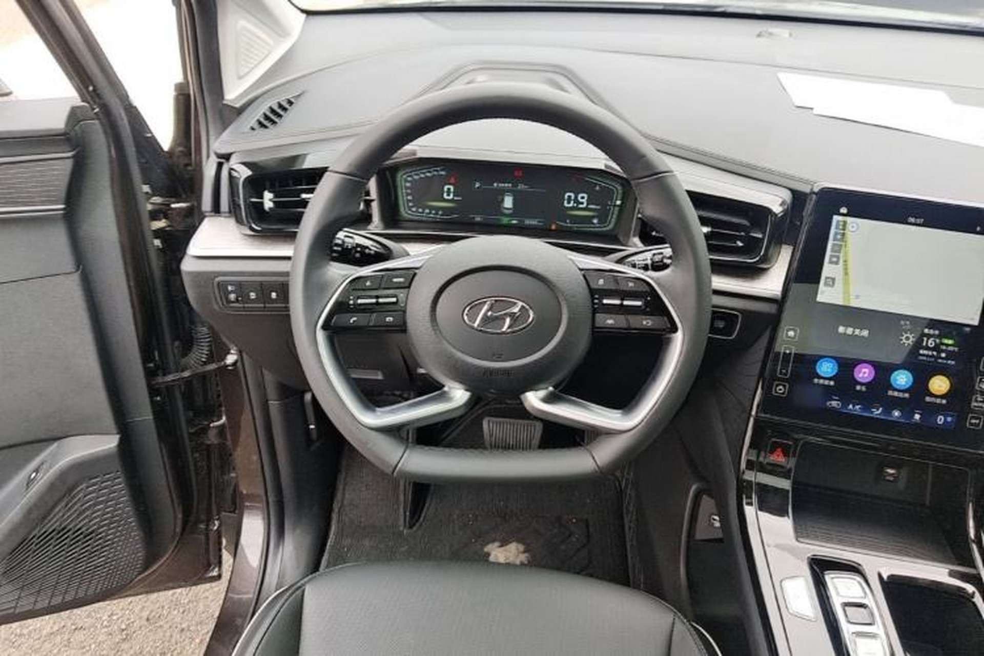 Used Hyundai Custo 2021 270TGDi Prestige LUX Steering Wheel