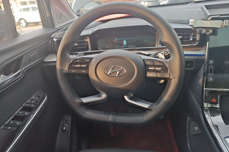 Used Hyundai Custo 2021 380TGDi Smart Luxury Premium LUX Steering Wheel