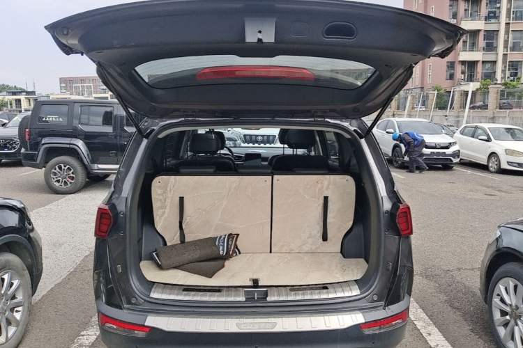 Used Hyundai Custo 2021 270TGDi Prestige LUX Trunk