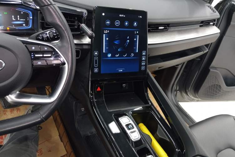 Used Hyundai Custo 2021 270TGDi Prestige LUX Audio And AC Panel