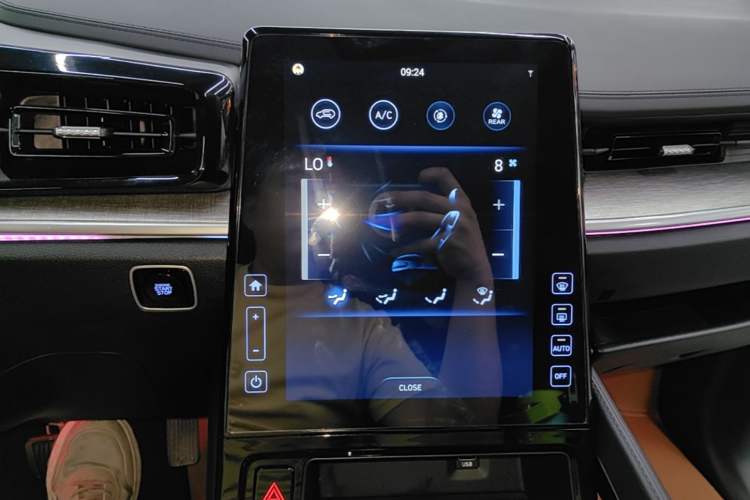 Used Hyundai Custo 2021 270TGDi Prestige LUX Audio And AC Panel