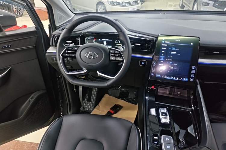 Used Hyundai Custo 2021 380TGDi Smart Luxury Premium LUX Audio And AC Panel