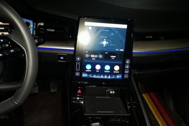 Used Hyundai Custo 2021 380TGDi Smart Luxury Premium LUX Audio And AC Panel