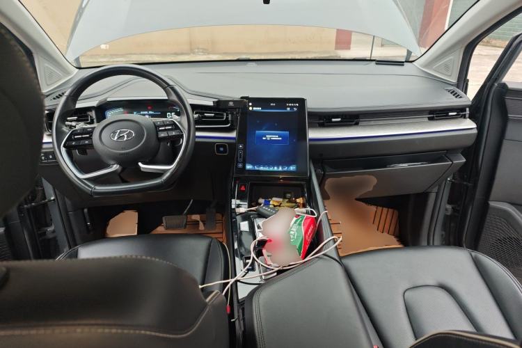 Used Hyundai Custo 2021 380TGDi Smart Love Flagship Edition TOP Premium Center Console
