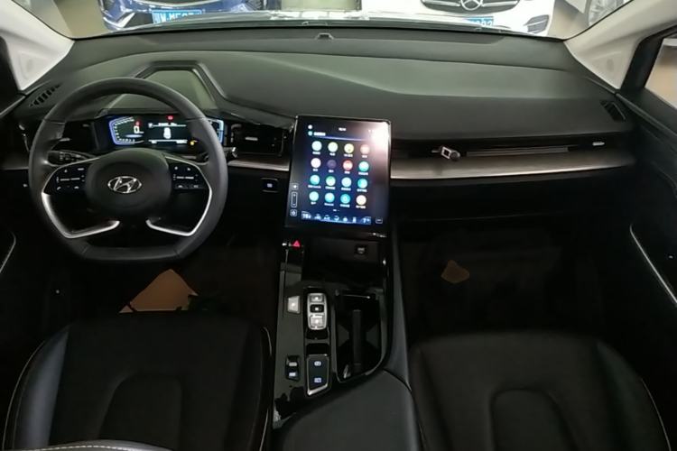 Used Hyundai Custo 2021 270TGDi Prestige LUX Center Console