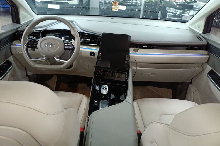 Used Hyundai Custo 2021 380TGDi Smart Love Flagship Edition TOP Premium Center Console