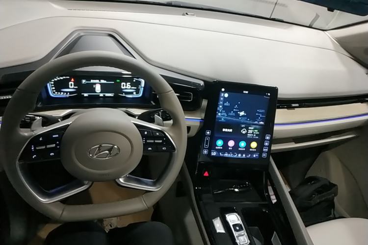 Used Hyundai Custo 2021 380TGDi Smart Luxury Premium LUX Center Console
