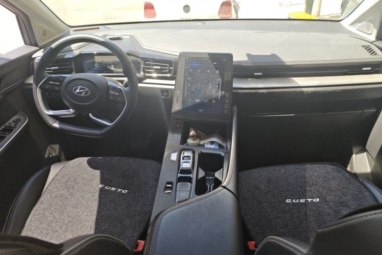 Used Hyundai Custo 2021 270TGDi Prestige LUX Center Console