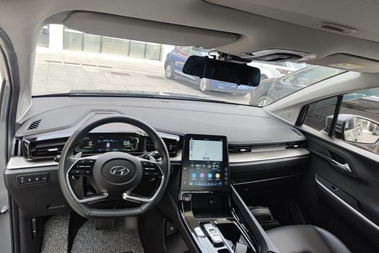 Used Hyundai Custo 2021 380TGDi Deluxe Edition DLX Center Console