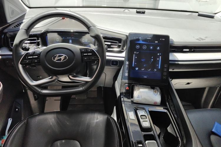 Used Hyundai Custo 2021 380TGDi Smart Luxury Premium LUX Center Console