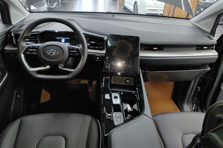 Used Hyundai Custo 2021 270TGDi Prestige LUX Center Console