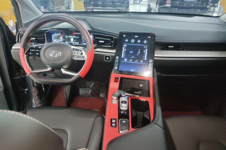 Used Hyundai Custo 2021 270TGDi Prestige LUX Center Console