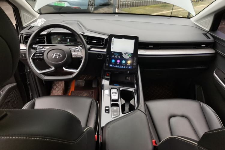 Used Hyundai Custo 2021 380TGDi Smart Luxury Premium LUX Center Console