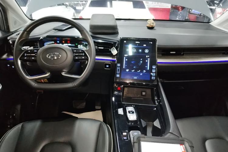 Used Hyundai Custo 2021 380TGDi Smart Love Flagship Edition TOP Premium Center Console