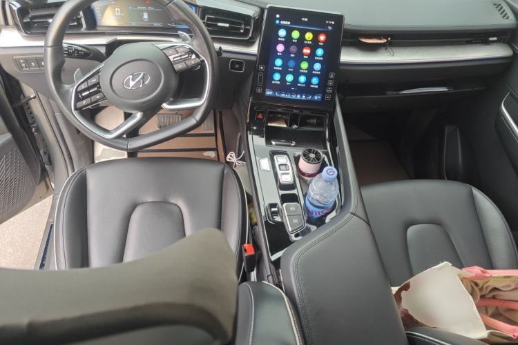 Used Hyundai Custo 2021 380TGDi Smart Love Flagship Edition TOP Premium Center Console