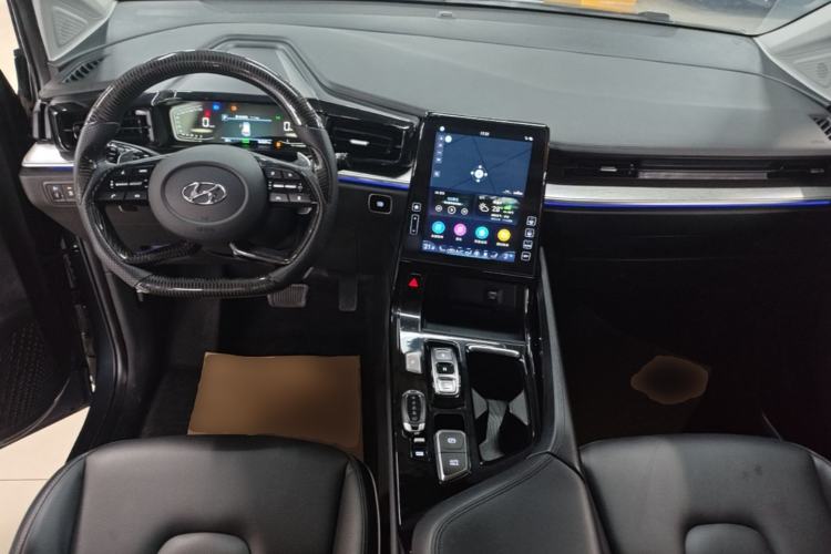 Used Hyundai Custo 2021 380TGDi Smart Love Flagship Edition TOP Premium Center Console