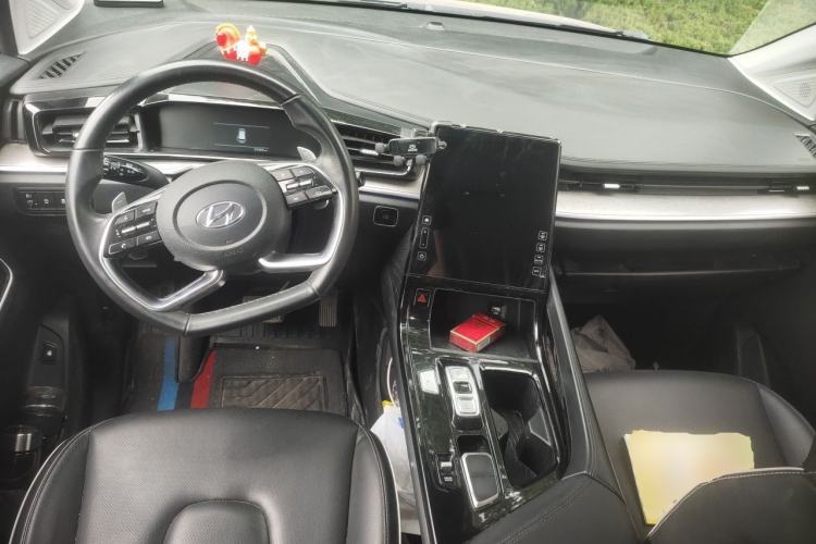 Used Hyundai Custo 2021 380TGDi Smart Luxury Premium LUX Center Console
