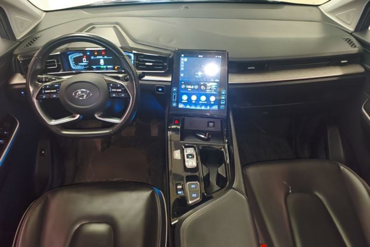Used Hyundai Custo 2021 270TGDi Prestige LUX Center Console