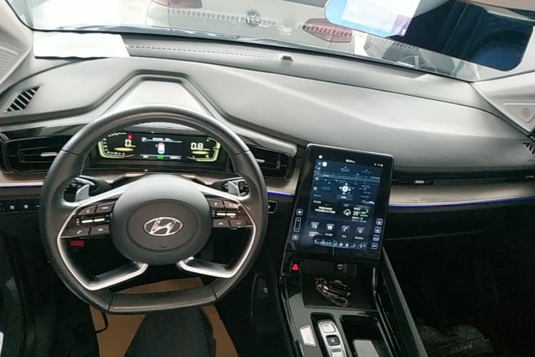 Used Hyundai Custo 2021 380TGDi Smart Luxury Premium LUX Center Console