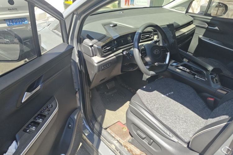 Used Hyundai Custo 2021 270TGDi Prestige LUX Driver Seat