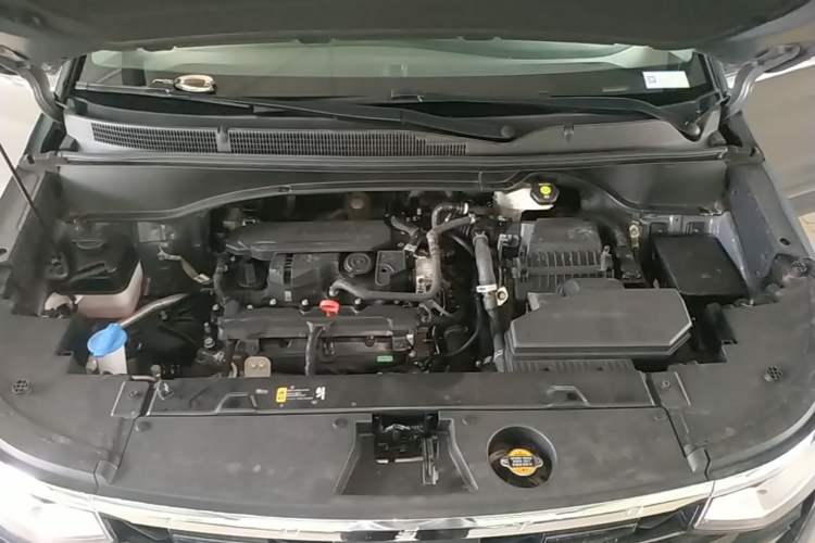 Used Hyundai Custo 2021 270TGDi Prestige LUX Engine Bay