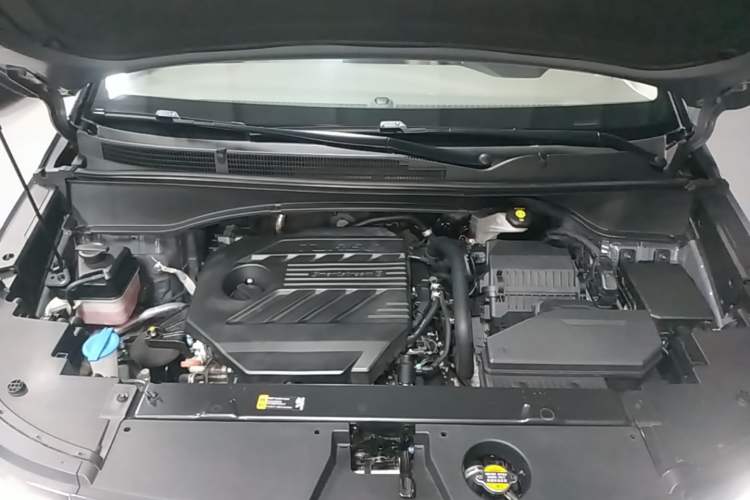 Used Hyundai Custo 2021 380TGDi Smart Luxury Premium LUX Engine Bay