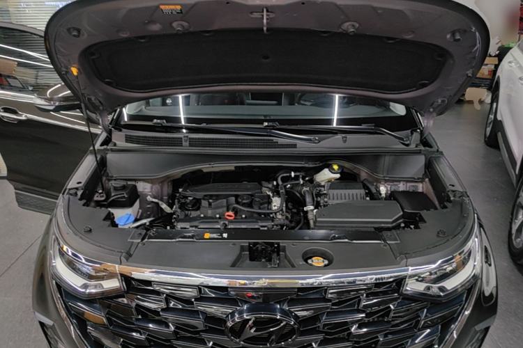 Used Hyundai Custo 2021 270TGDi Prestige LUX Engine Bay