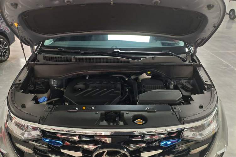 Used Hyundai Custo 2021 380TGDi Smart Luxury Premium LUX Engine Bay