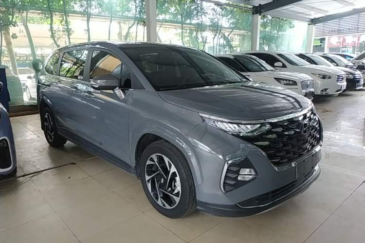 Used Hyundai Custo 2021 270TGDi Prestige LUX Front Right 45 Deg