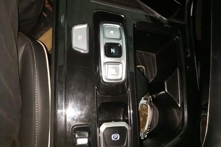 Used Hyundai Custo 2021 270TGDi Prestige LUX Gear Lever