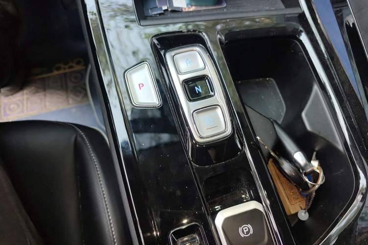 Used Hyundai Custo 2021 270TGDi Prestige LUX Gear Lever