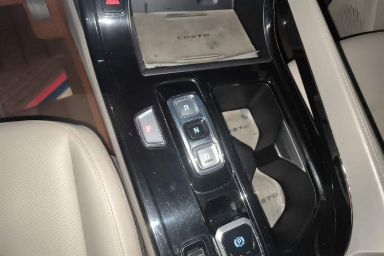 Used Hyundai Custo 2021 380TGDi Smart Love Flagship Edition TOP Premium Gear Lever