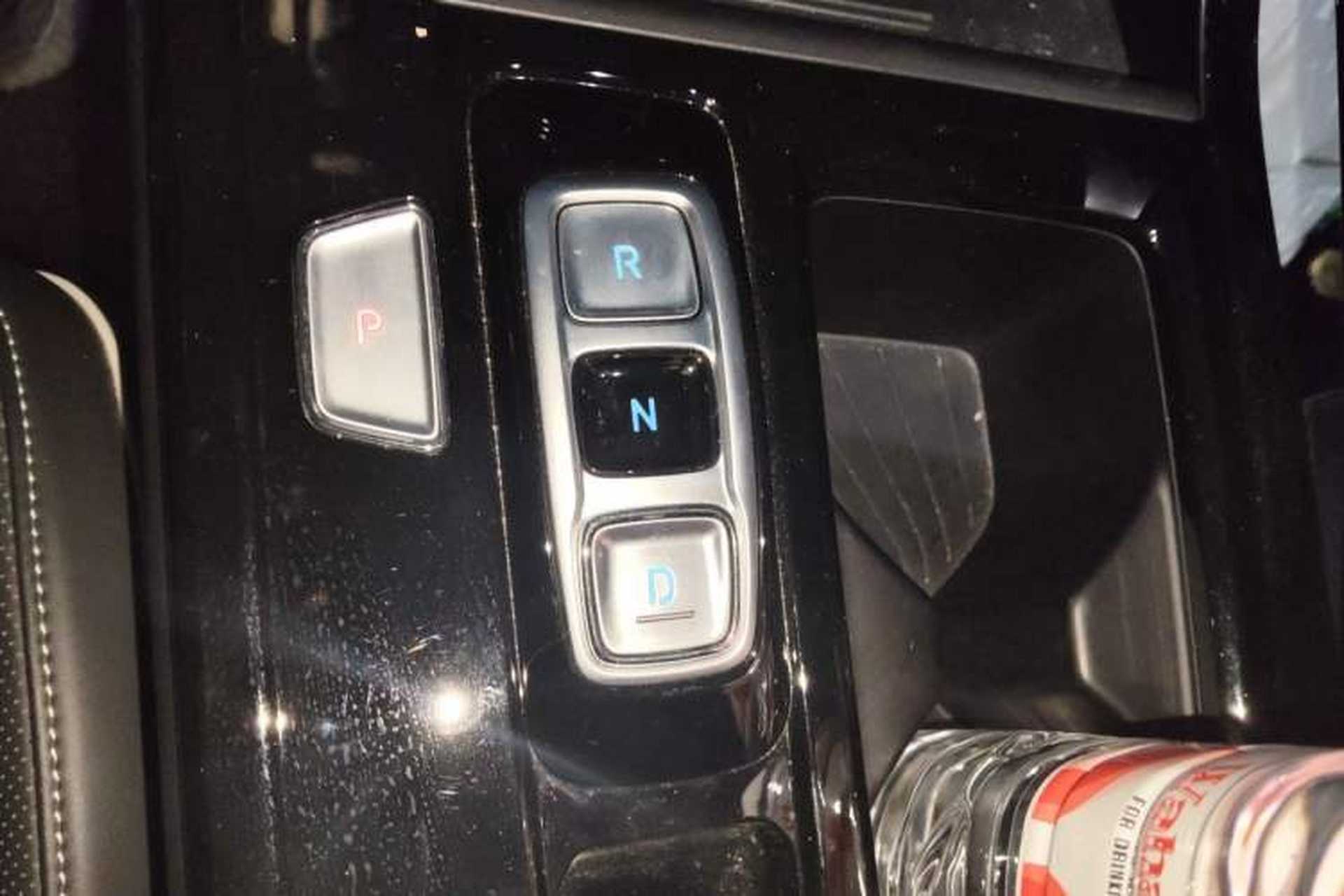 Used Hyundai Custo 2021 380TGDi Smart Love Flagship Edition TOP Premium Gear Lever
