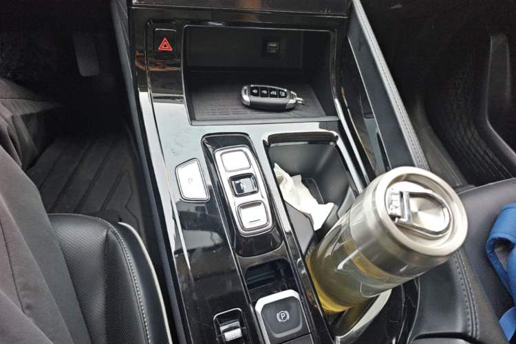 Used Hyundai Custo 2021 270TGDi Prestige LUX Gear Lever