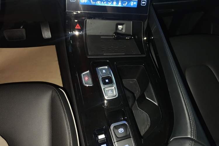 Used Hyundai Custo 2021 380TGDi Smart Love Flagship Edition TOP Premium Gear Lever