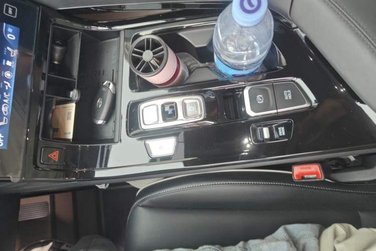 Used Hyundai Custo 2021 380TGDi Smart Love Flagship Edition TOP Premium Gear Lever