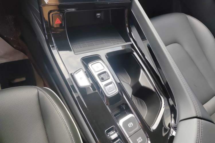 Used Hyundai Custo 2021 270TGDi Prestige LUX Gear Lever
