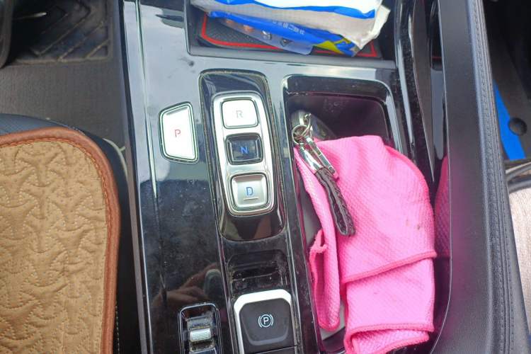 Used Hyundai Custo 2021 270TGDi Prestige LUX Gear Lever