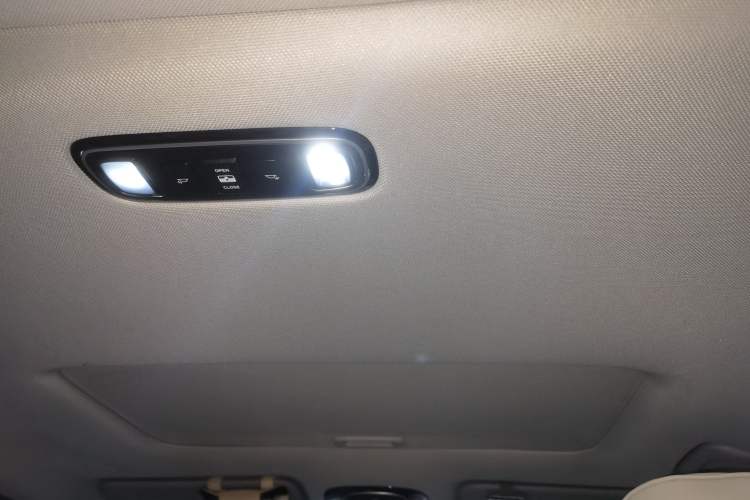 Used Hyundai Custo 2021 380TGDi Smart Love Flagship Edition TOP Premium Headliner