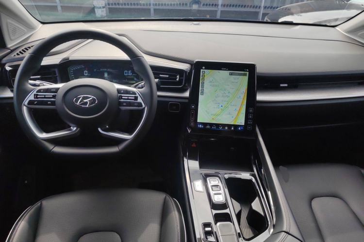 Used Hyundai Custo 2021 270TGDi Prestige LUX Interior 2